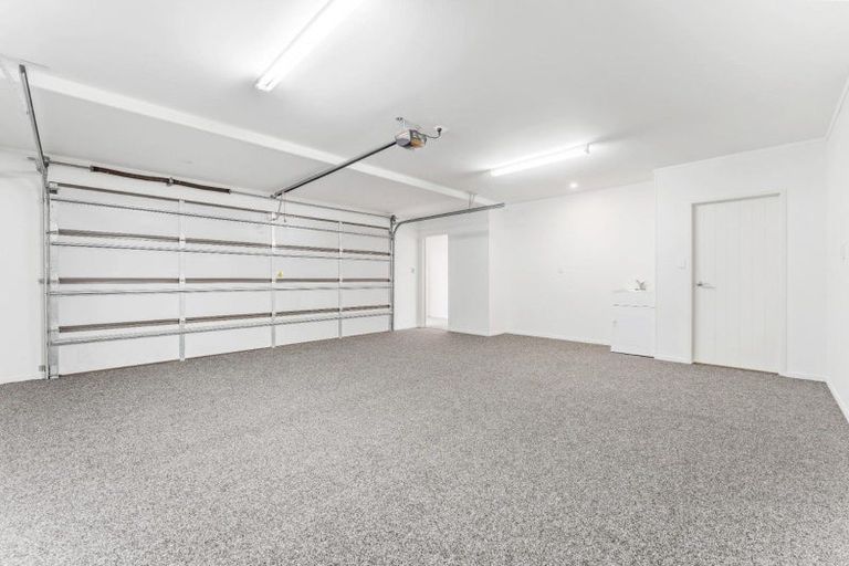 Photo of property in 52 D'oyly Drive, Stanmore Bay, Whangaparaoa, 0932