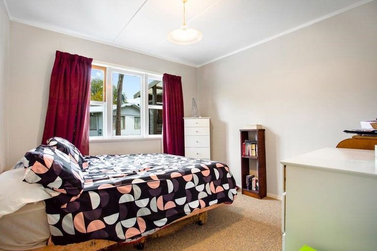 Photo of property in 1/144a Mcleod Road, Te Atatu South, Auckland, 0610