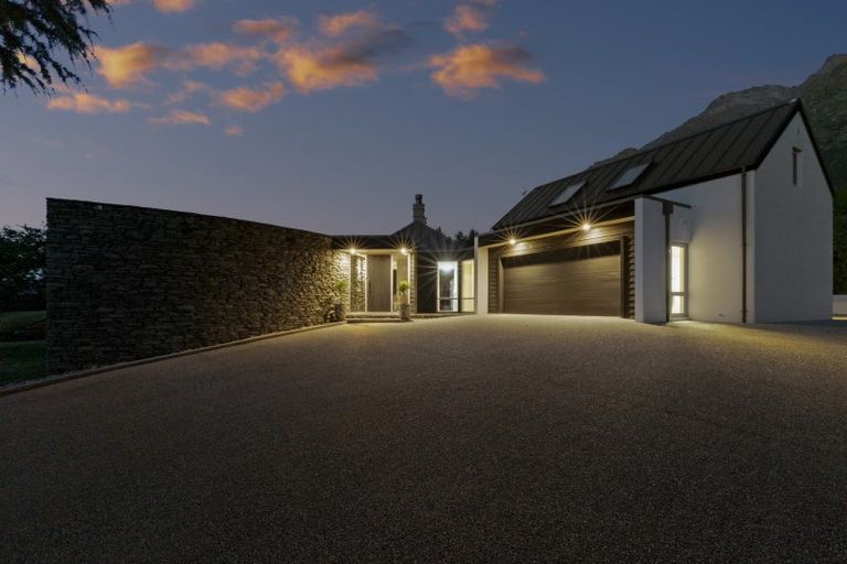 Photo of property in 11 Carlin Creek Drive, Drift Bay, Queenstown, 9371