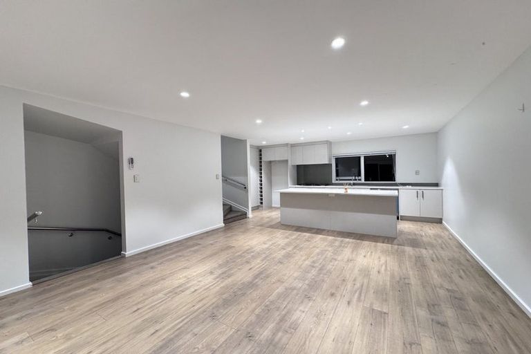 Photo of property in 13 Meritage Lane, Te Atatu South, Auckland, 0610