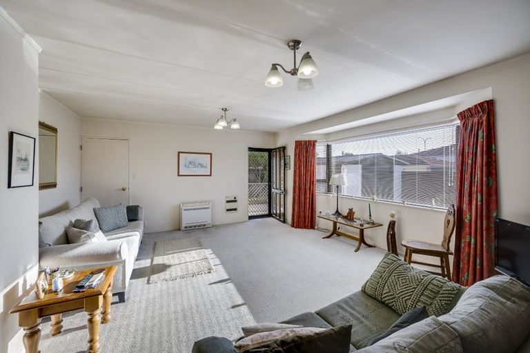 Photo of property in 2/290 Kennedy Road, Onekawa, Napier, 4110