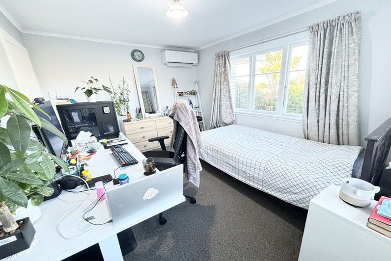 Photo of property in 51 Rua Road, Glen Eden, Auckland, 0602