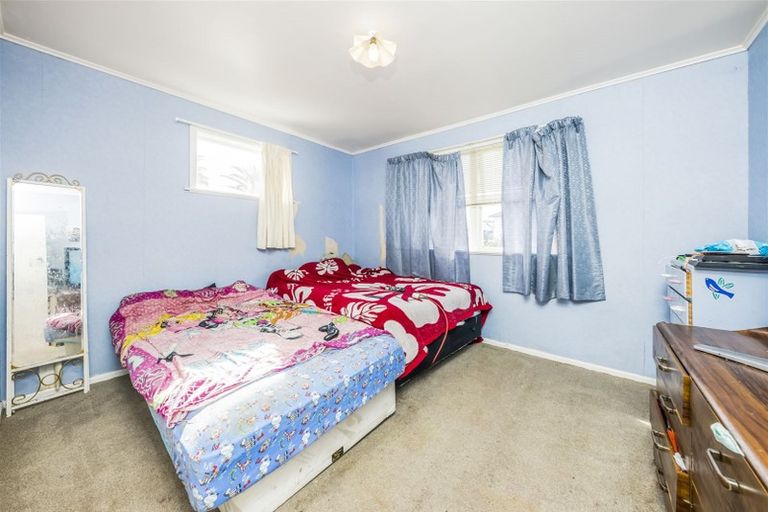 Photo of property in 70 Cargill Street, Papakura, 2110
