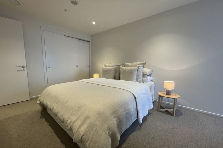 Photo of property in 28 Viridian Avenue, Rosehill, 2113