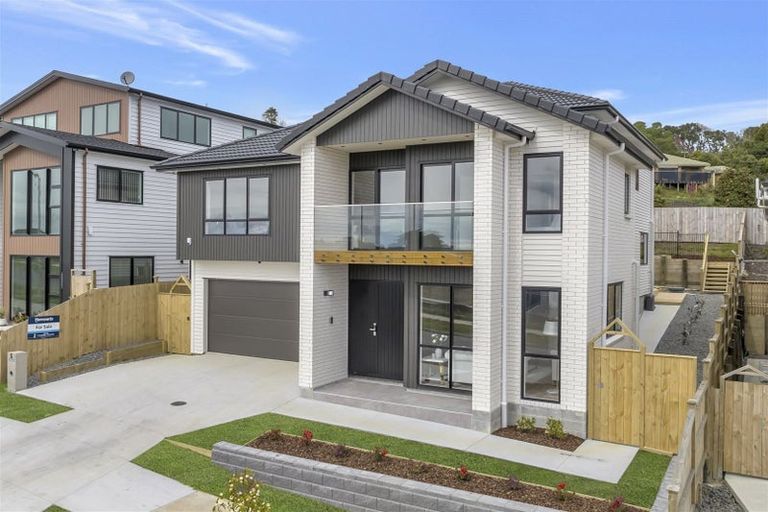 Photo of property in 5 Elevation Street, Flat Bush, Auckland, 2019