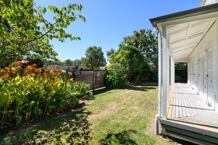Photo of property in 31 Dunk Place, Milson, Palmerston North, 4414