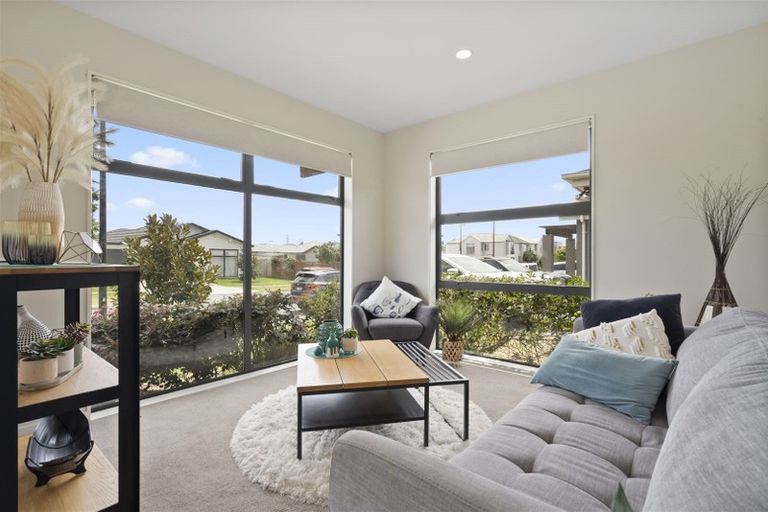 Photo of property in 23 Treestump Road, Takanini, 2112