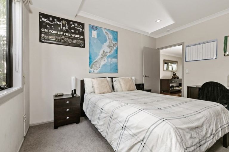 Photo of property in 35 Holdens Road, Henderson, Auckland, 0612