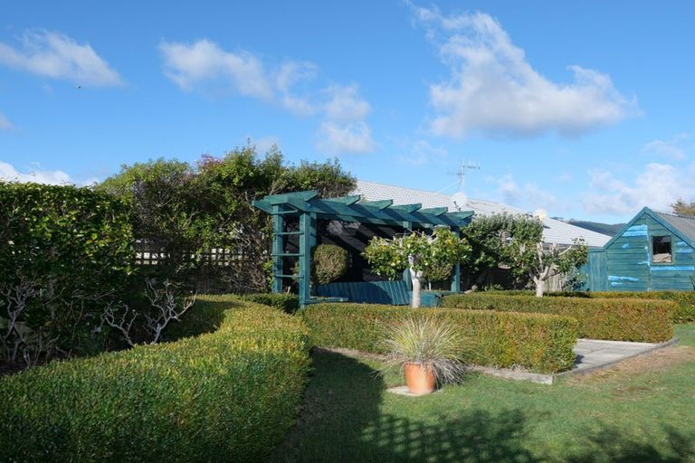 Photo of property in 69 Guildford Drive, Paraparaumu, 5032