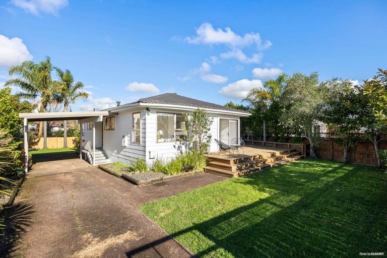 Photo of property in 7 Darren Crescent, Half Moon Bay, Auckland, 2012