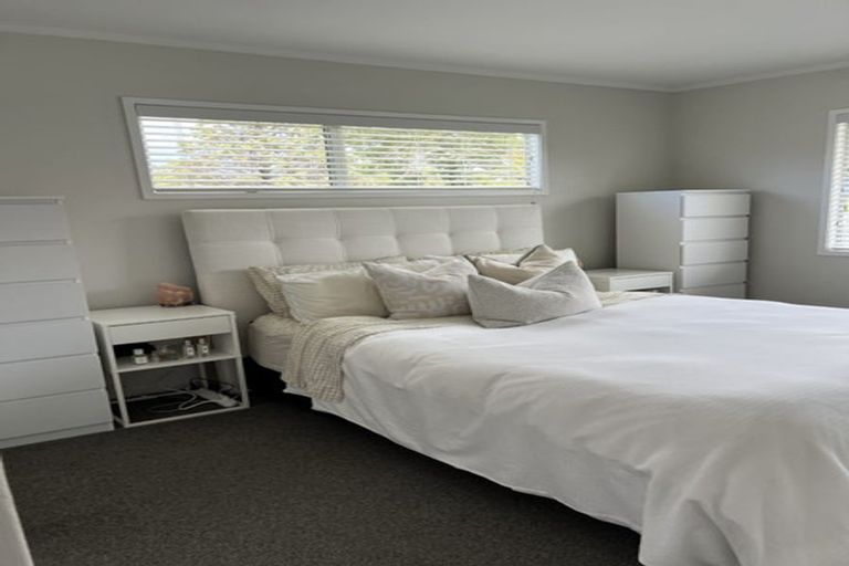 Photo of property in 95 Santiago Crescent, Unsworth Heights, Auckland, 0632