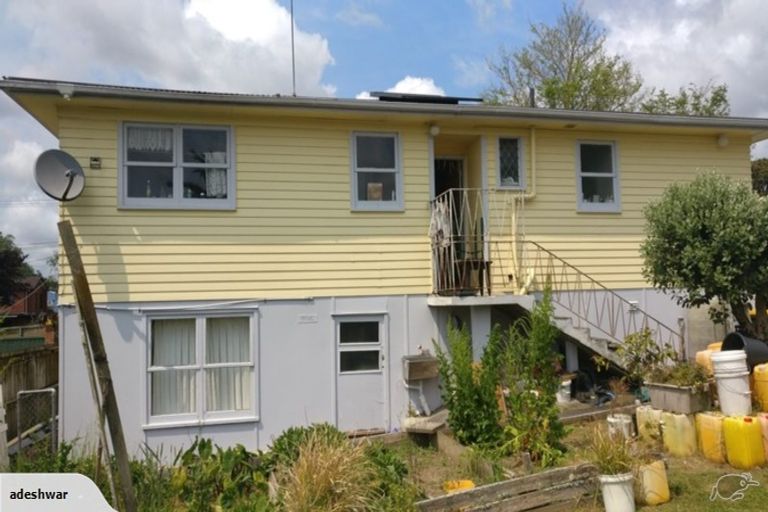 Photo of property in 46 Larnoch Road, Henderson, Auckland, 0610