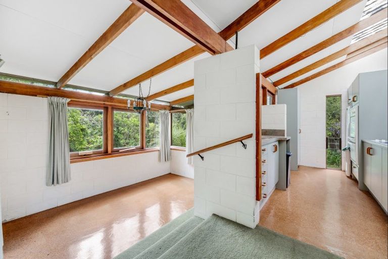 Photo of property in 15 Fenton Terrace, Cockle Bay, Auckland, 2014