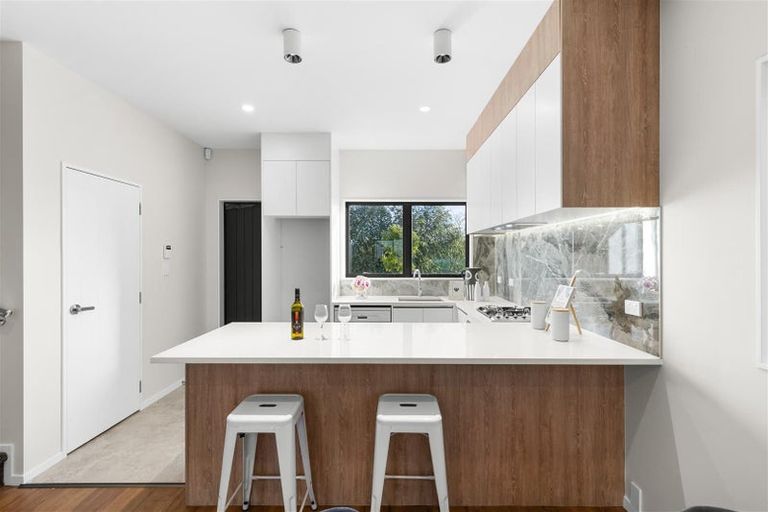 Photo of property in 105b Grove Road, Papakura, 2110