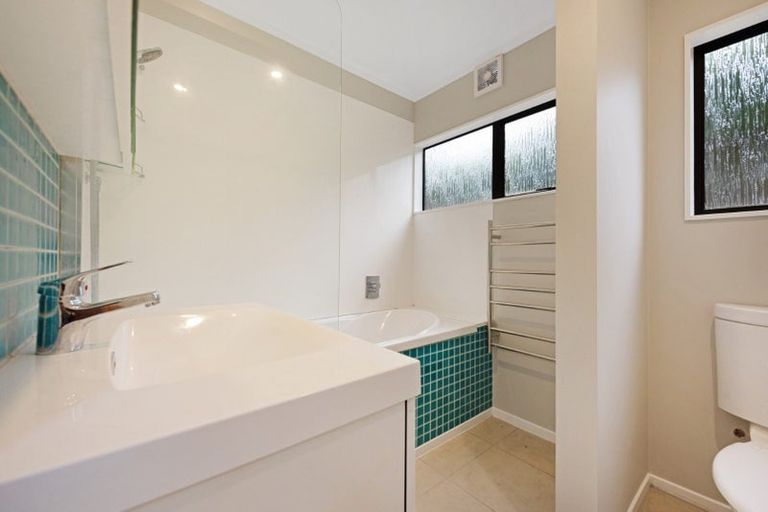 Photo of property in 8a Shastri Terrace, Khandallah, Wellington, 6035