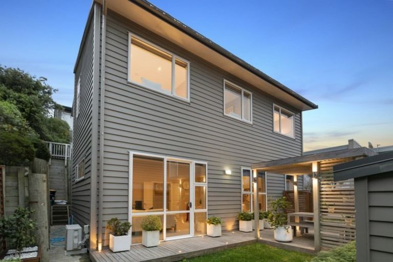 Photo of property in 54a Mandalay Terrace, Khandallah, Wellington, 6035