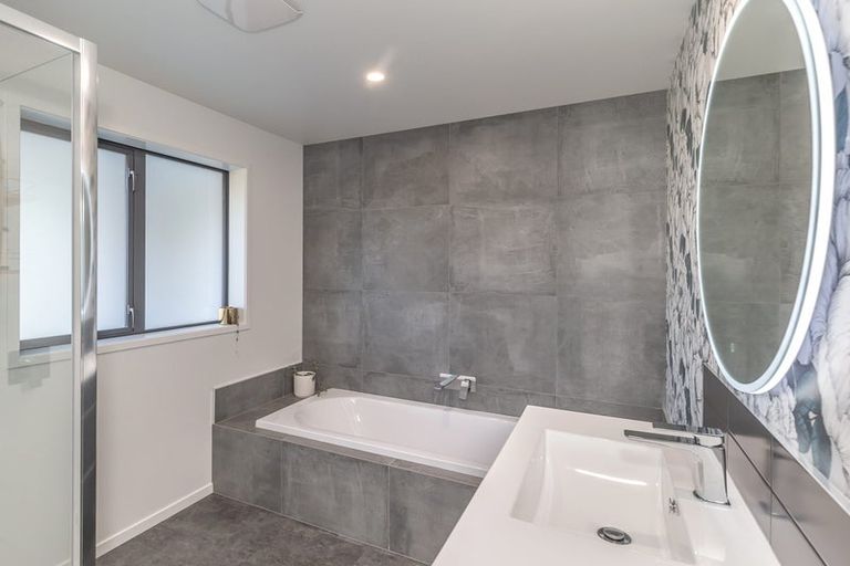 Photo of property in 28 Oriwa Lane, Levin, 5571
