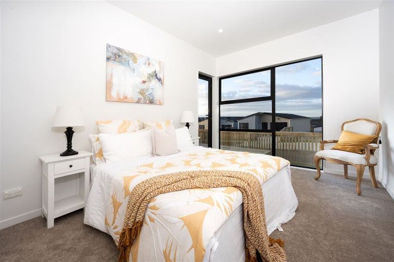 Photo of property in 1 Horokaka Street, Massey, Auckland, 0614