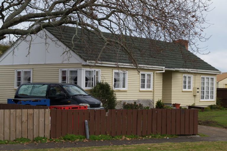 Photo of property in 10 Ewart Road, Mangere East, Auckland, 2024