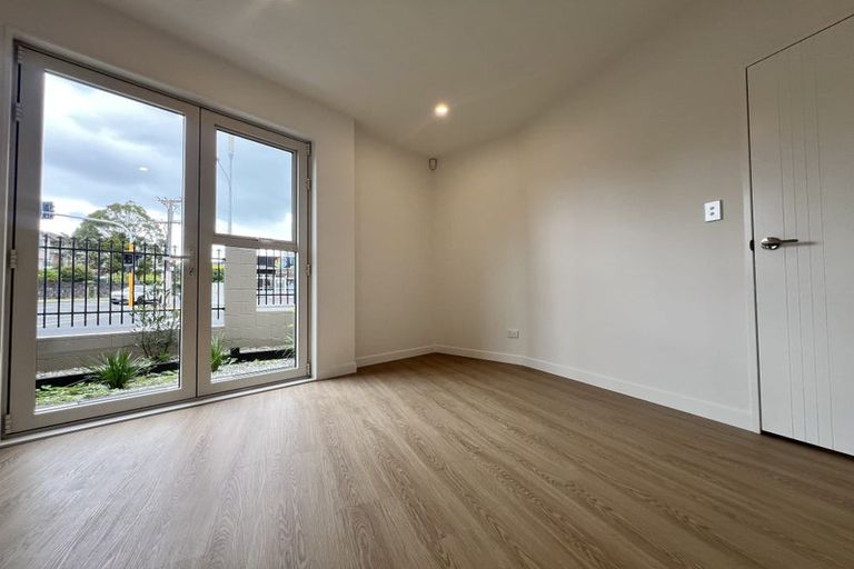 Photo of property in 100 Trafalgar Street, Waterloo, Lower Hutt, 5011