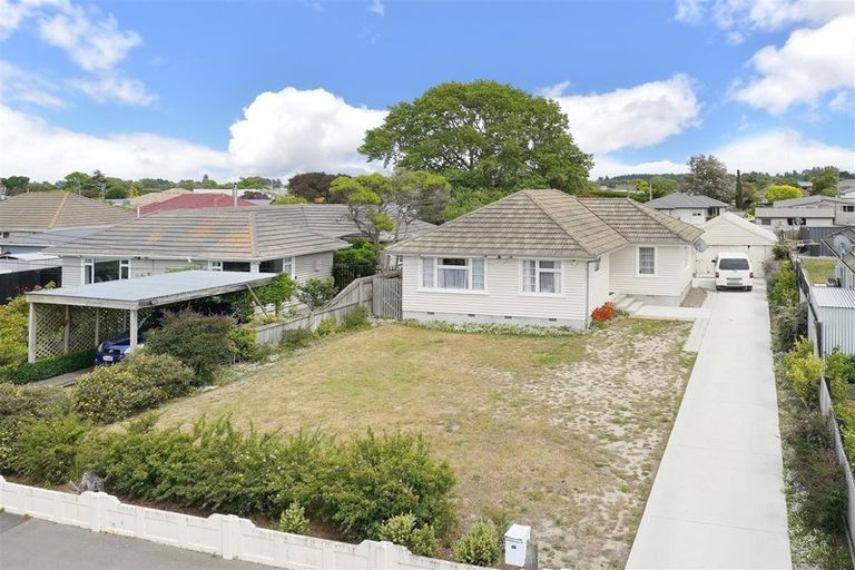Photo of property in 28 Vivian Street, Burwood, Christchurch, 8083