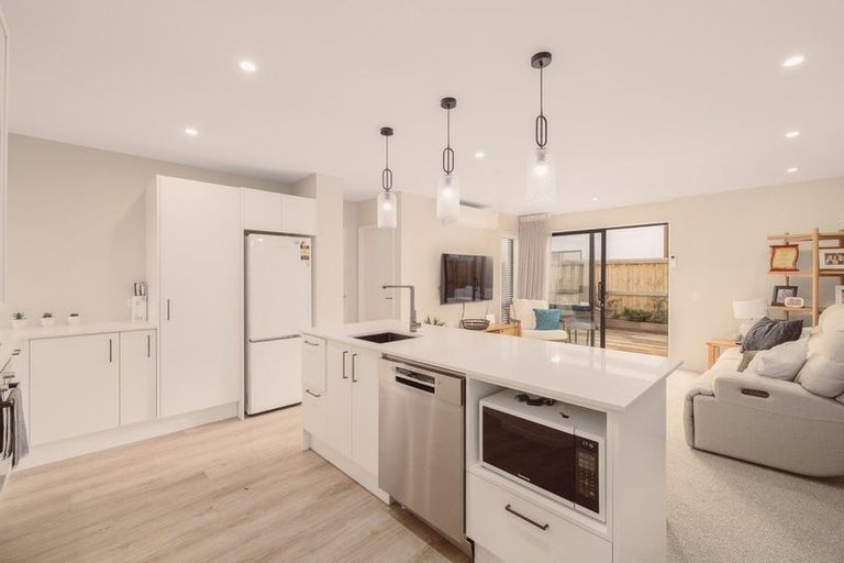 Photo of property in 6b Rawhiti Avenue, New Brighton, Christchurch, 8083