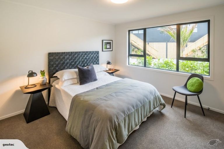 Photo of property in 18 Appleton Place, Karori, Wellington, 6012