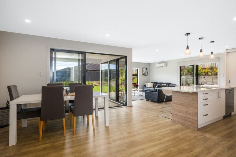 Photo of property in 194 Navigation Drive, Whitby, Porirua, 5024