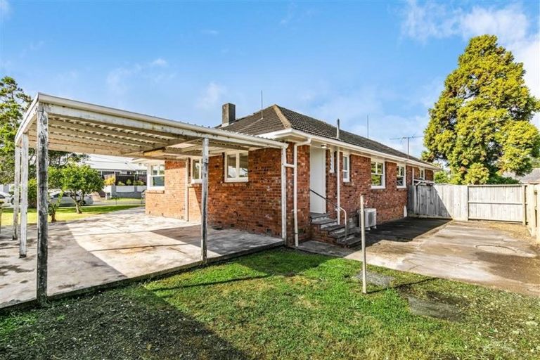 Photo of property in 2 Hokianga Street, Mangere East, Auckland, 2024
