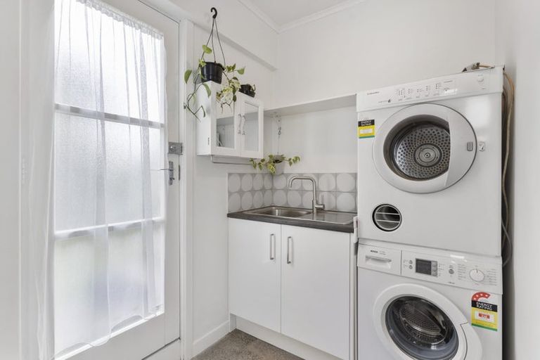 Photo of property in 5/162 Onewa Road, Northcote, Auckland, 0627