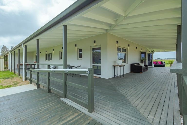 Photo of property in 10 Tui Glen Drive, Levin, 5571