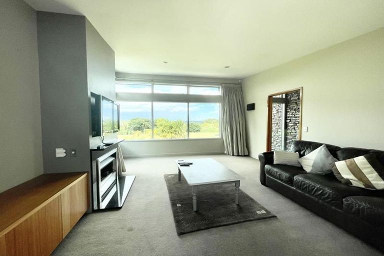 Photo of property in 47 Spinnaker Drive, Te Atatu Peninsula, Auckland, 0610