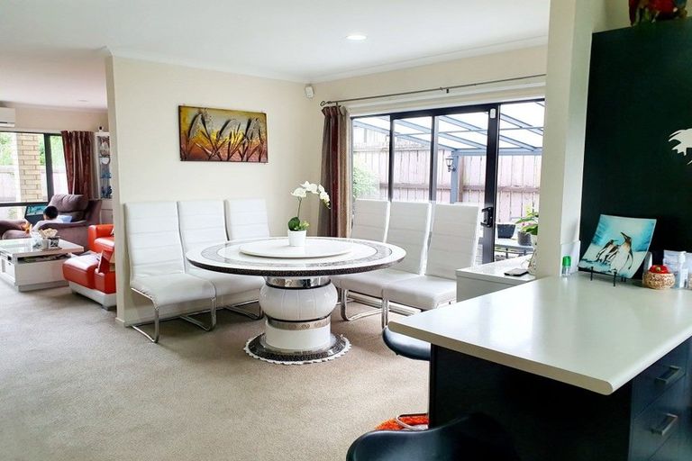Photo of property in 23 Roy Douglas Place, Favona, Auckland, 2024