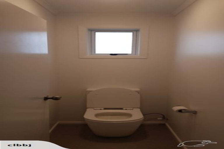 Photo of property in 32 Roberts Road, Te Atatu South, Auckland, 0610