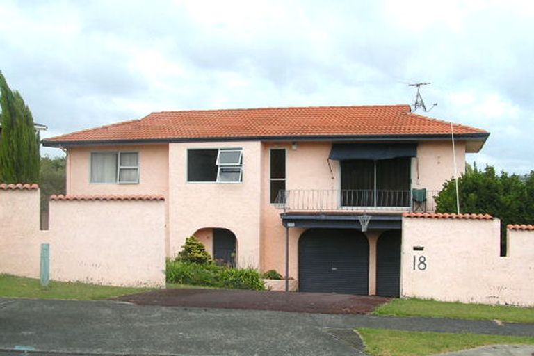 Photo of property in 18 Longwood Place, Forrest Hill, Auckland, 0620