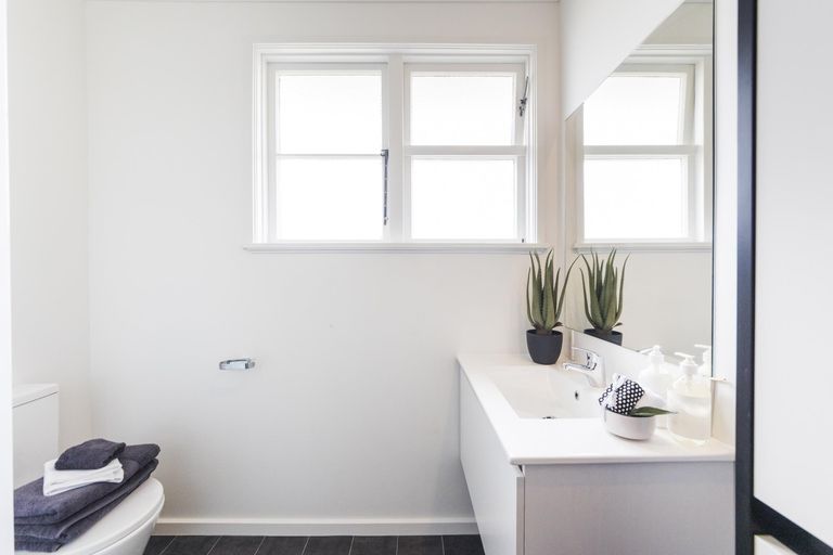 Photo of property in 2 Avon Terrace, Roslyn, Palmerston North, 4414