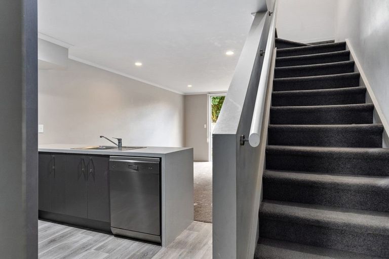 Photo of property in 9f Denver Place, Hamilton East, Hamilton, 3216