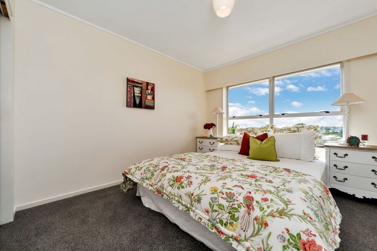 Photo of property in 10 Bendale Place, Papatoetoe, Auckland, 2025