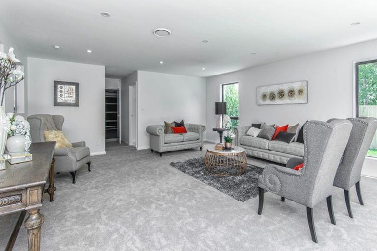 Photo of property in 9 Nerehana Place, Red Beach, 0932