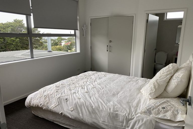 Photo of property in 107 Hinemoa Street, Birkenhead, Auckland, 0626