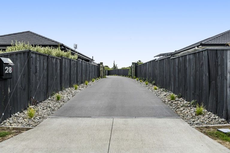 Photo of property in 28 Honeyfield Drive, Whalers Gate, New Plymouth, 4310
