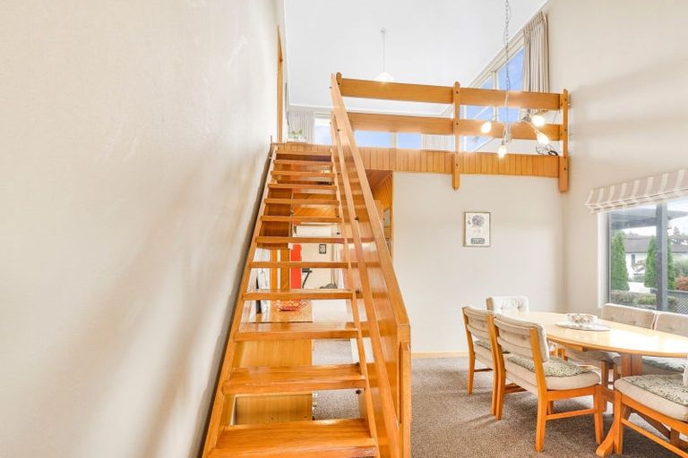 Photo of property in 22 Chedworth Avenue, Chedworth, Hamilton, 3210