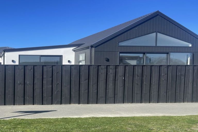 Photo of property in 1/1 Hebe Lane, Northwood, Christchurch, 8051