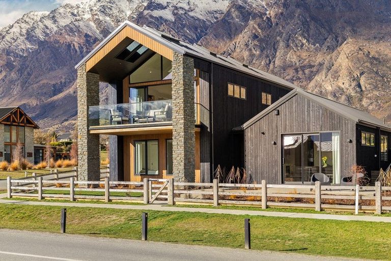 Photo of property in 2 Taurus Lane, Jacks Point, 9371