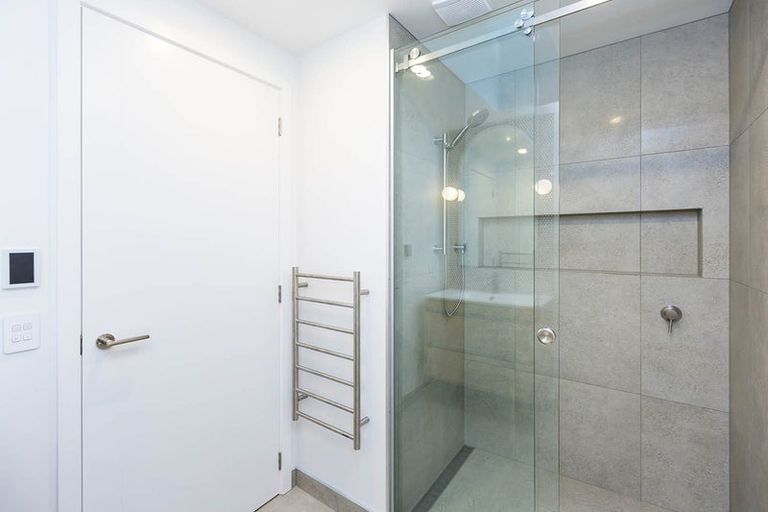 Photo of property in 2 Mudie Street, Alicetown, Lower Hutt, 5010