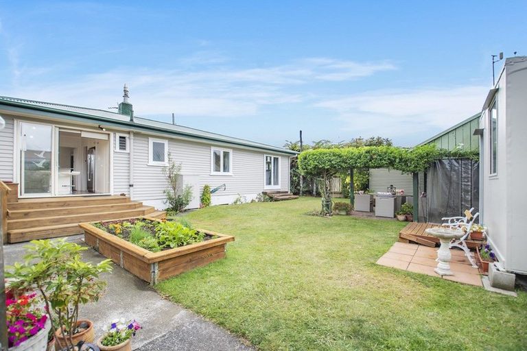 Photo of property in 1/113 Clevedon Road, Papakura, 2110
