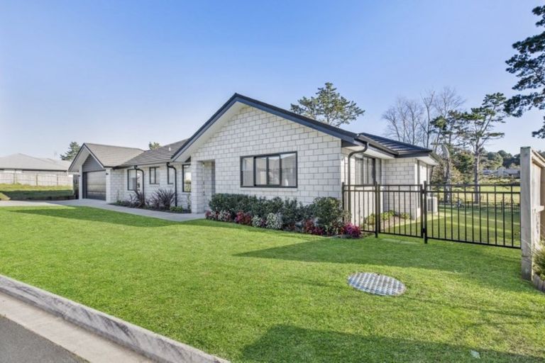 Photo of property in 11 Glory Way, Buckland, Pukekohe, 2677