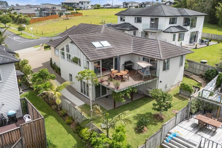 Photo of property in 16 Carpenter Lane, Silverdale, 0932