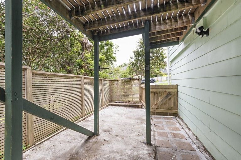 Photo of property in 54a Lincoln Avenue, Tawa, Wellington, 5028