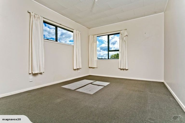 Photo of property in 65 Santiago Crescent, Unsworth Heights, Auckland, 0632